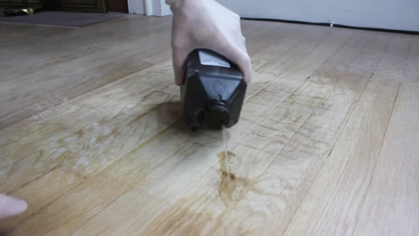 Can you use oxalic acid to clean dark spots on hardwood floors