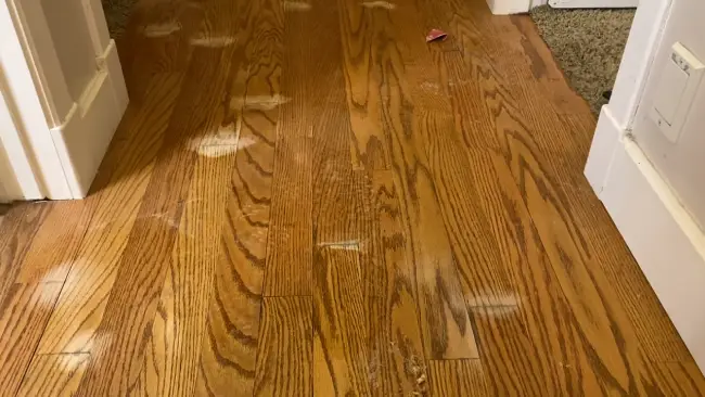 Does vinegar damage polyurethane finished hardwood floors