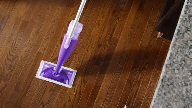 How Do You Use Swiffer With Other Cleaning Products on Hardwood Floors