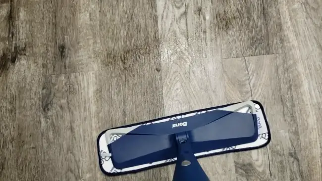 How To Clean Vinyl Floors Safely And Effectively