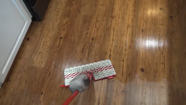 How to Prevent Dirt from Accumulating in the Grooves of Hardwood Floors