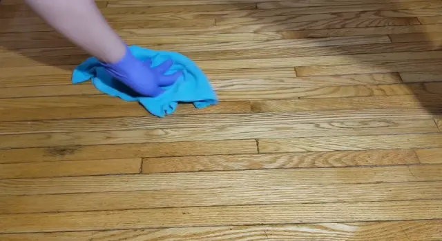 What Are the Best Cleaning Techniques For Preventing Streaks