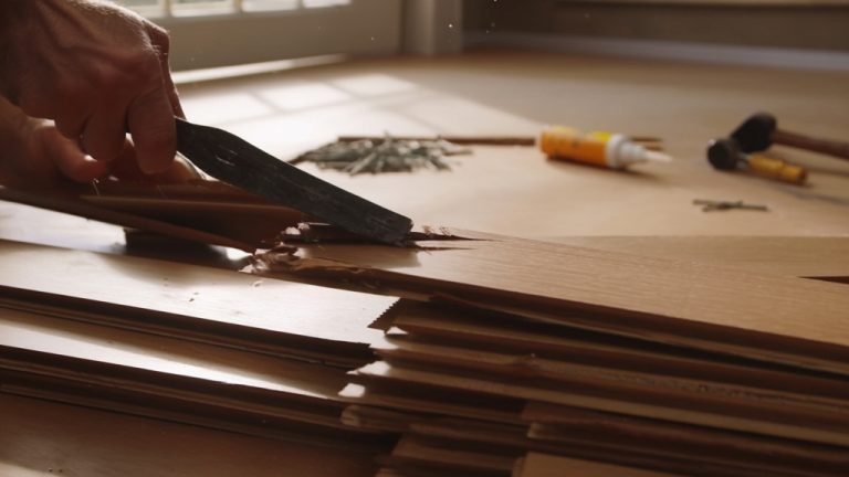 How to Replace a Hardwood Floor Board